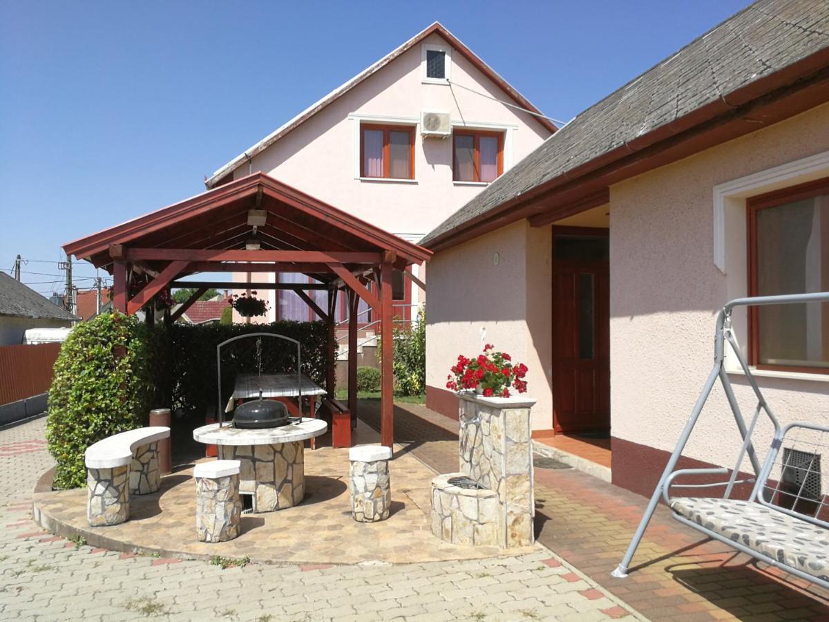 Hajnal Apartman Hajdúszoboszló Exterior foto