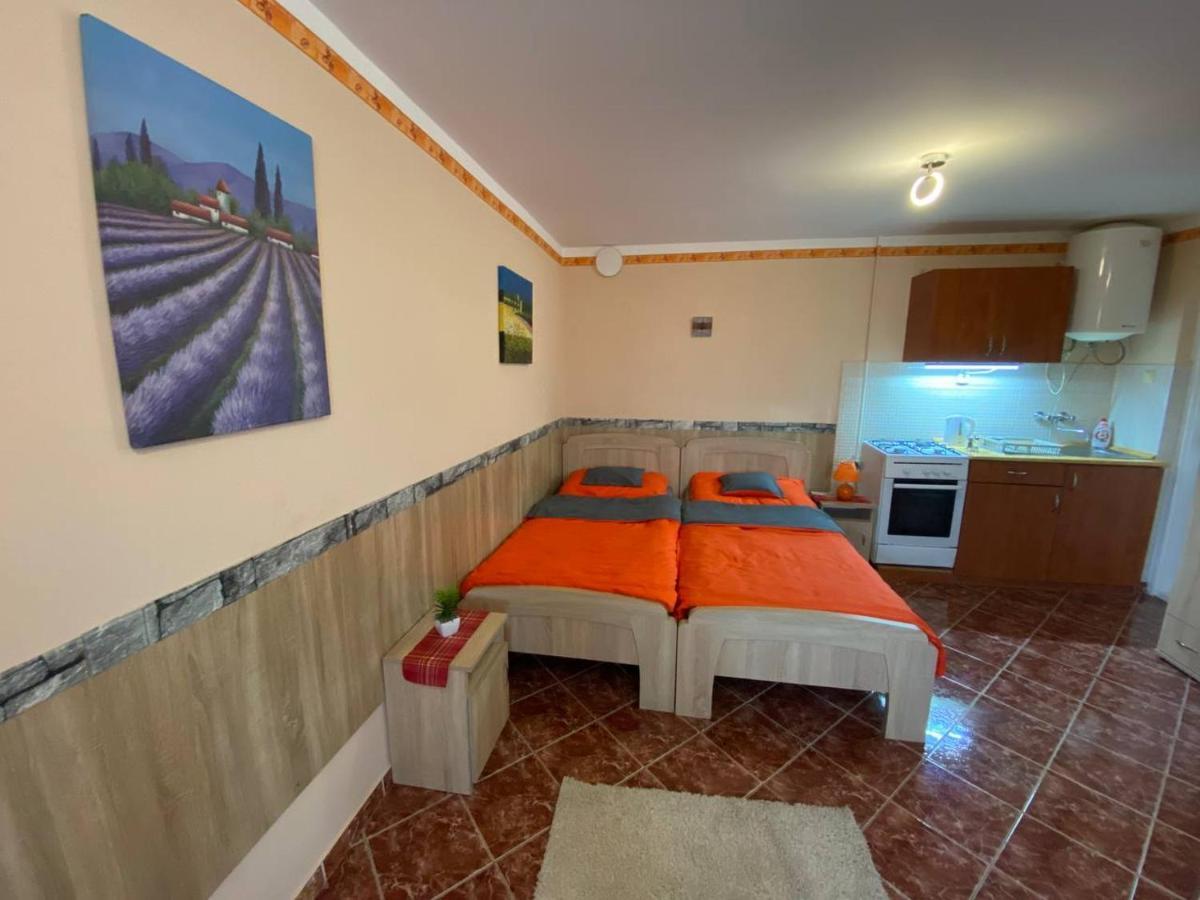 Hajnal Apartman Hajdúszoboszló Exterior foto