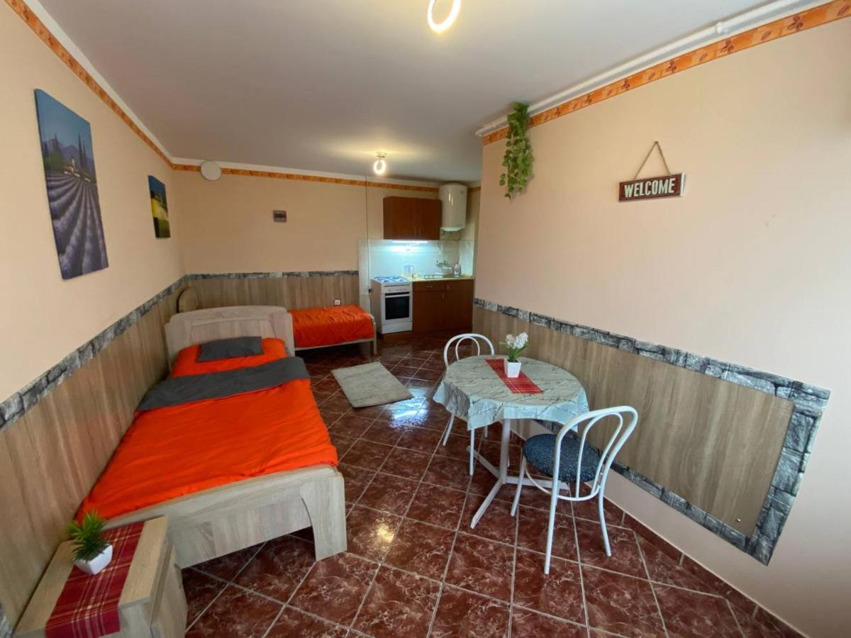 Hajnal Apartman Hajdúszoboszló Exterior foto