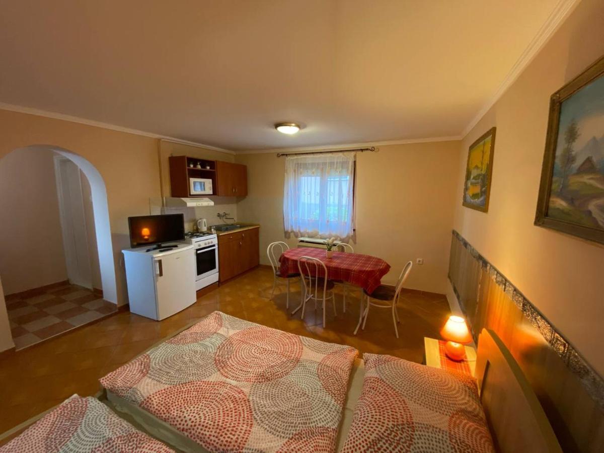 Hajnal Apartman Hajdúszoboszló Exterior foto