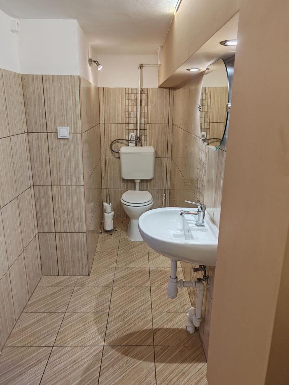 Hajnal Apartman Hajdúszoboszló Exterior foto