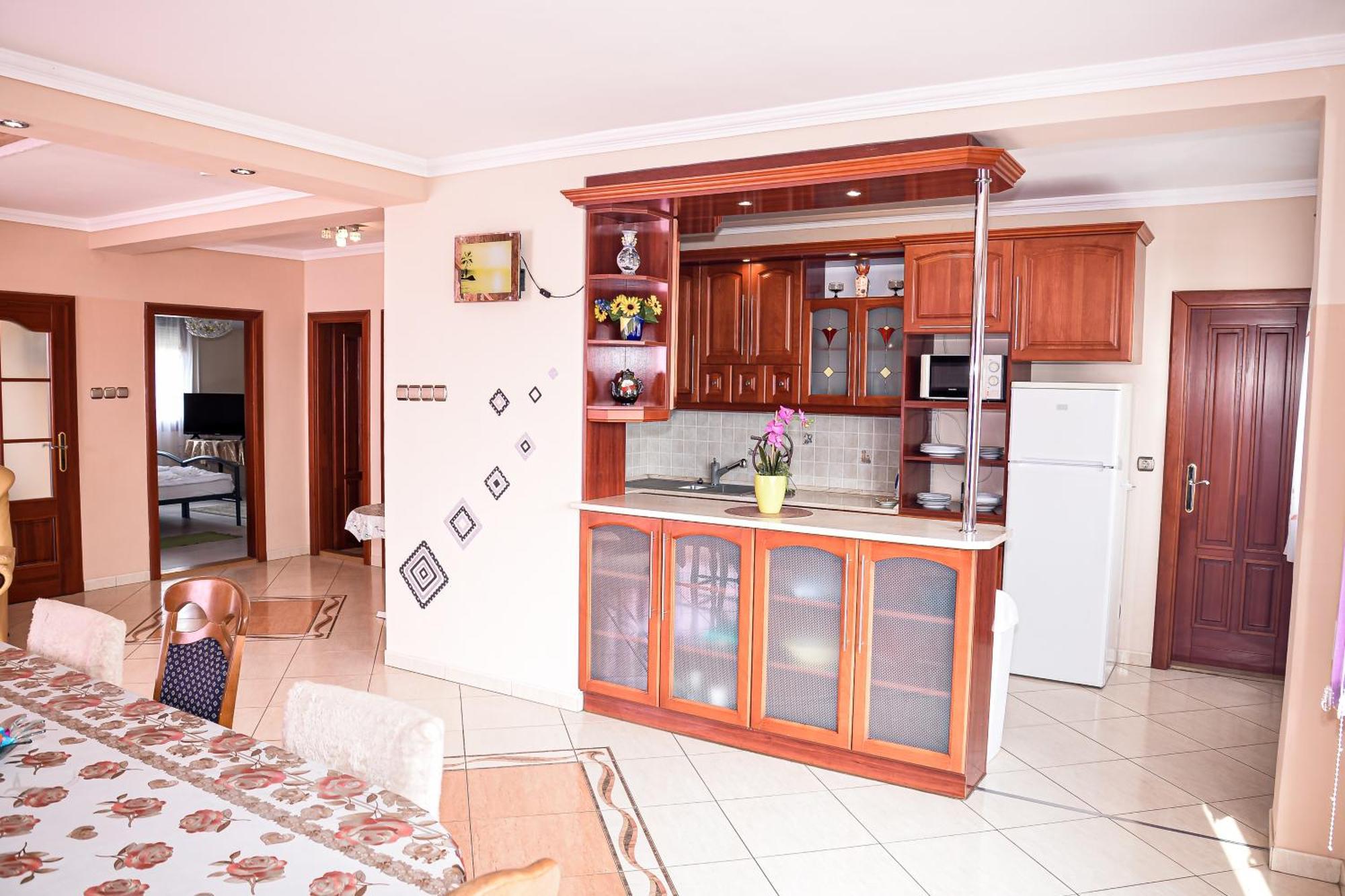 Hajnal Apartman Hajdúszoboszló Exterior foto