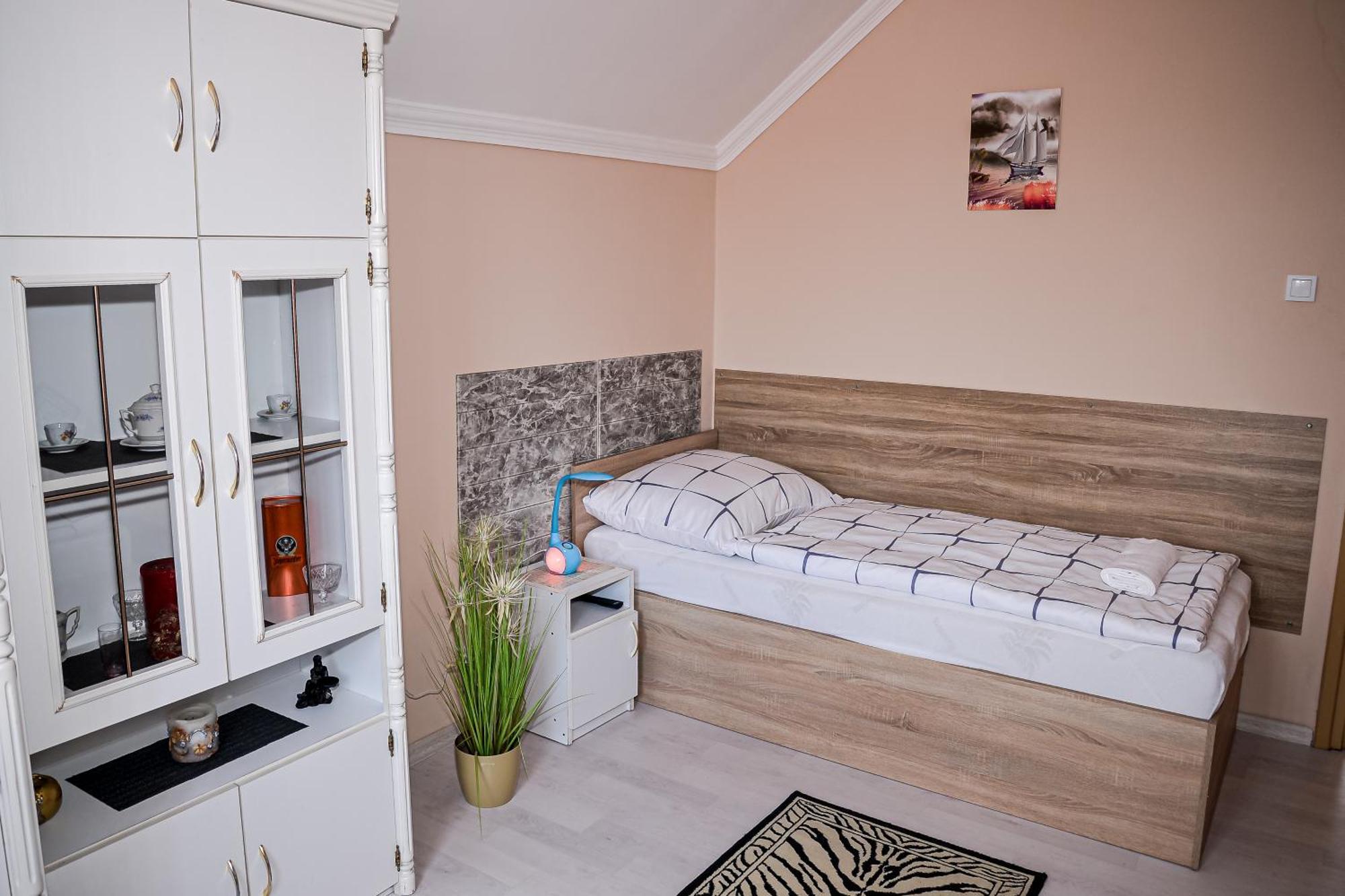 Hajnal Apartman Hajdúszoboszló Exterior foto